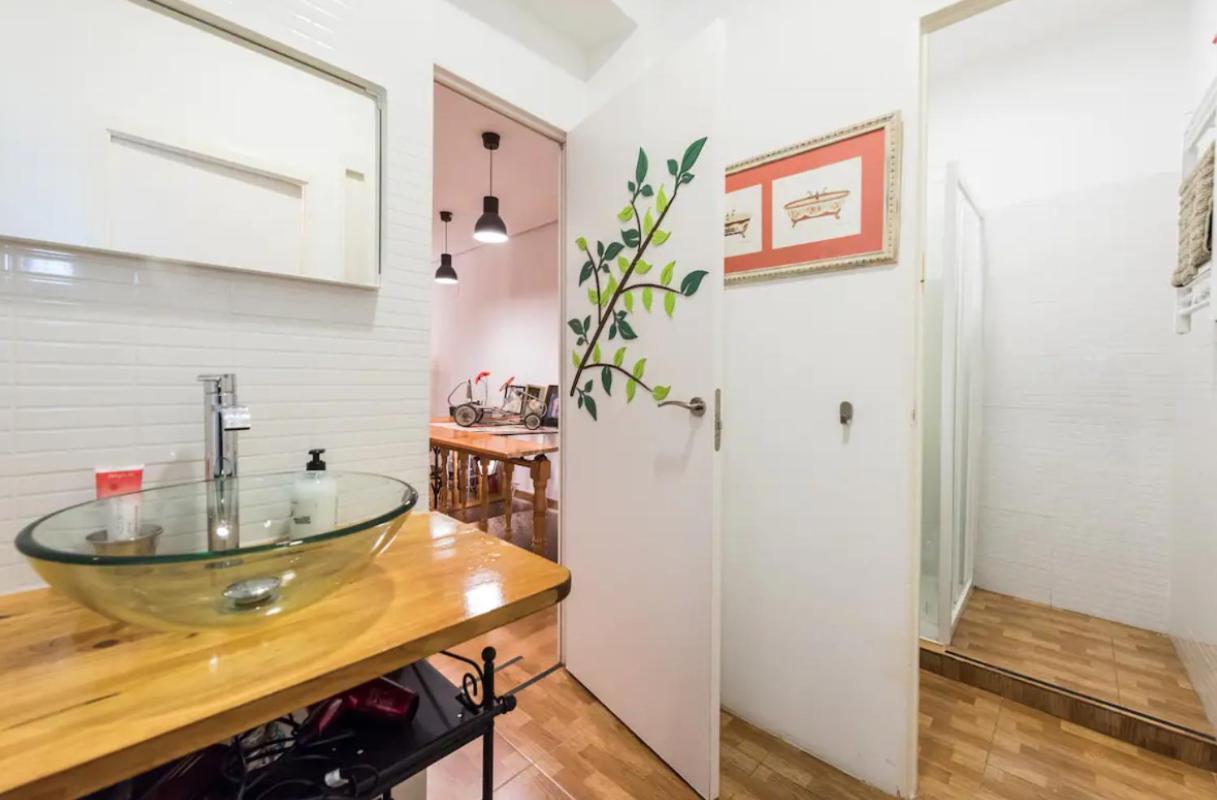Encomienda Guest House Madrid Luaran gambar