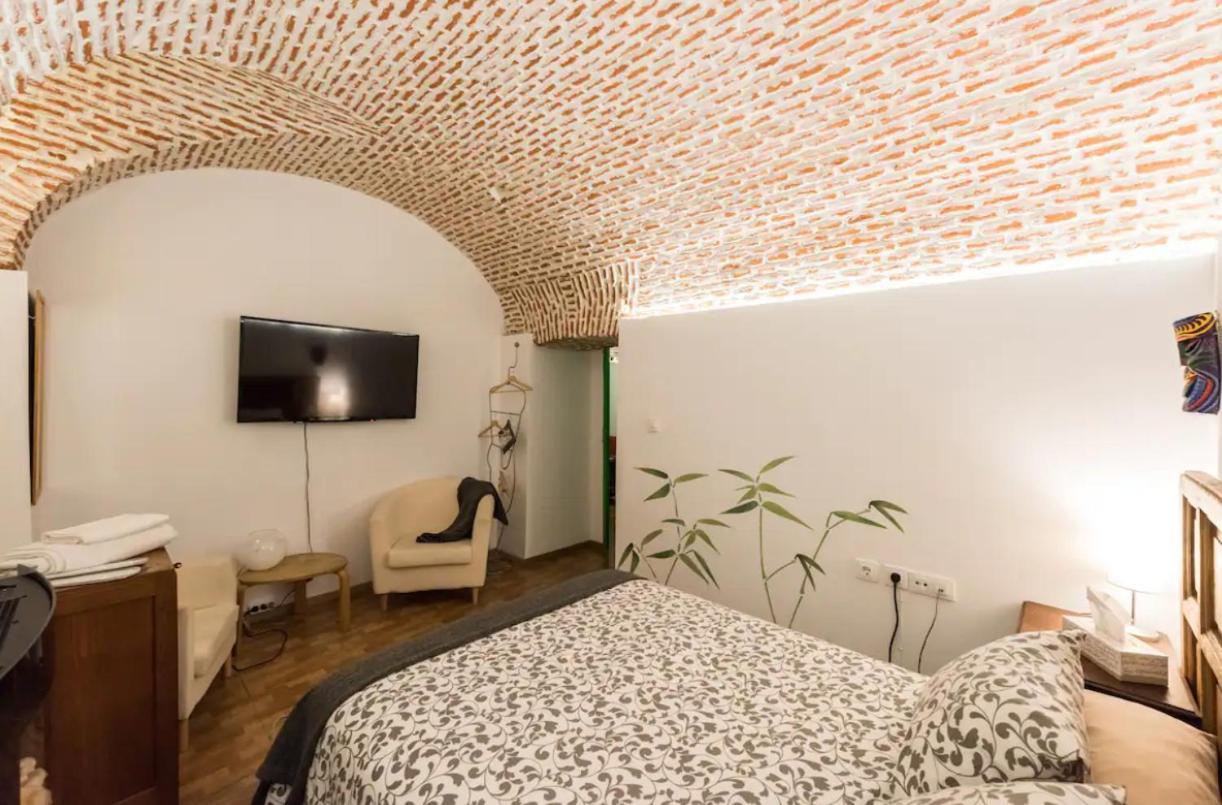 Encomienda Guest House Madrid Luaran gambar