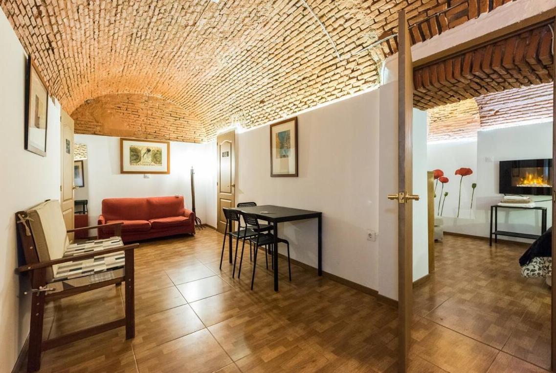Encomienda Guest House Madrid Luaran gambar