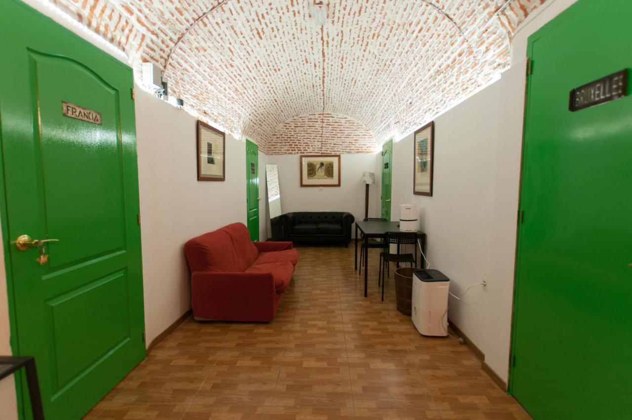 Encomienda Guest House Madrid Luaran gambar