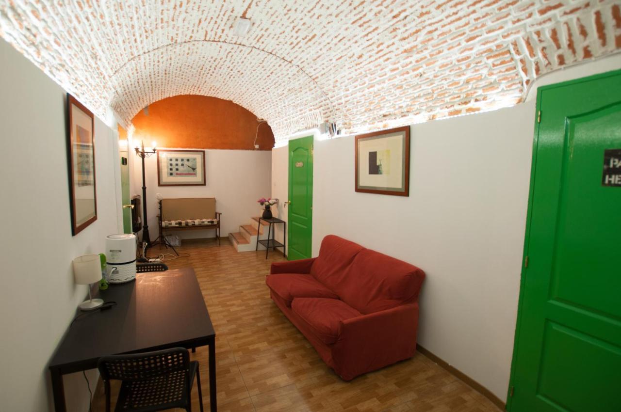 Encomienda Guest House Madrid Luaran gambar